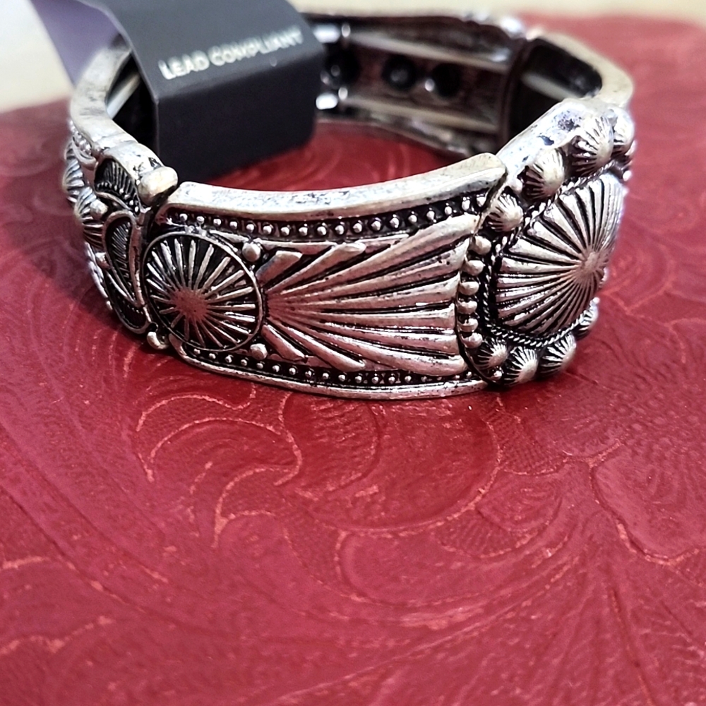Western Bracelet NWT - Picture 3 of 5